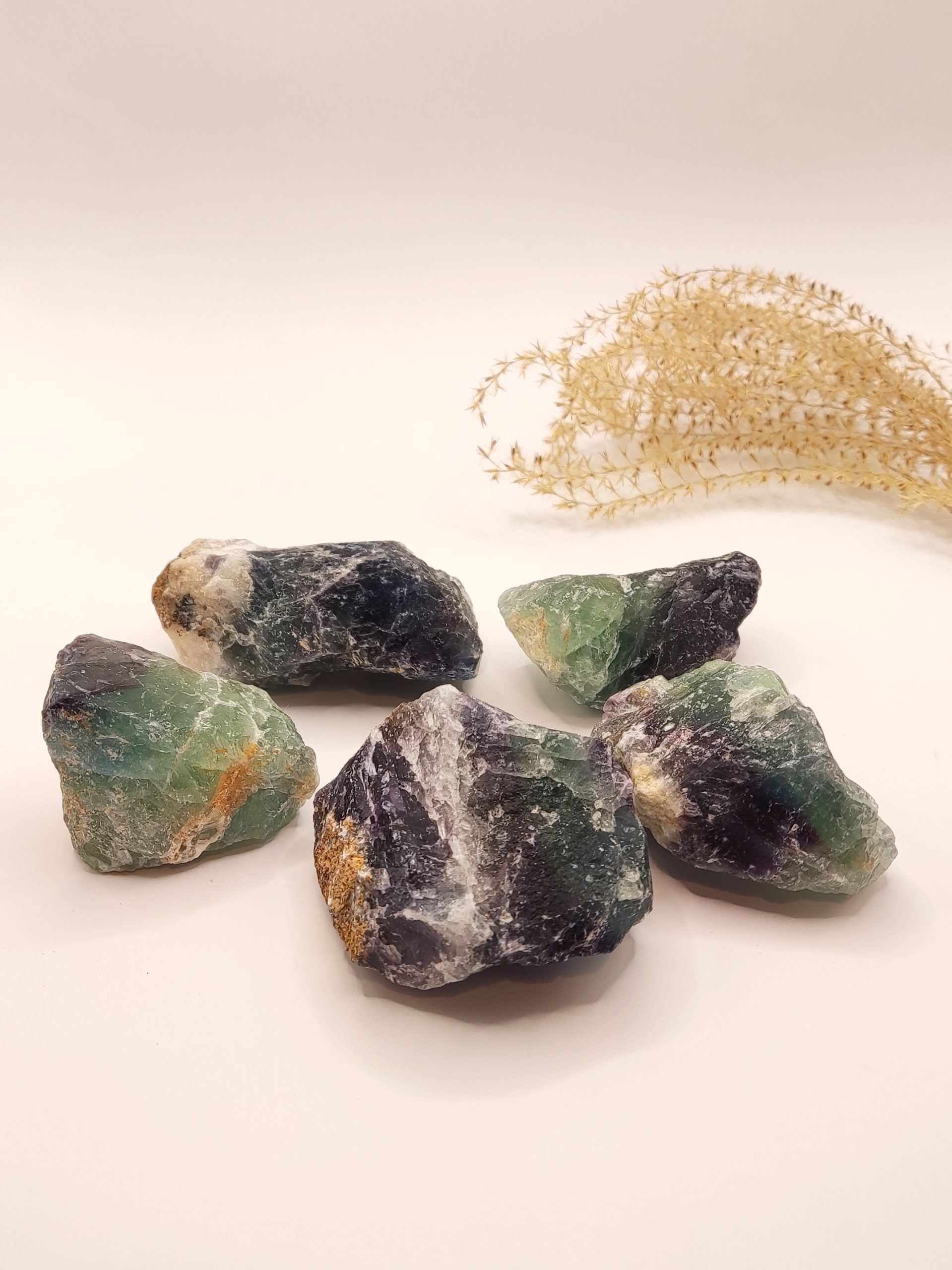 Mavrični Fluorit surov - slika 2